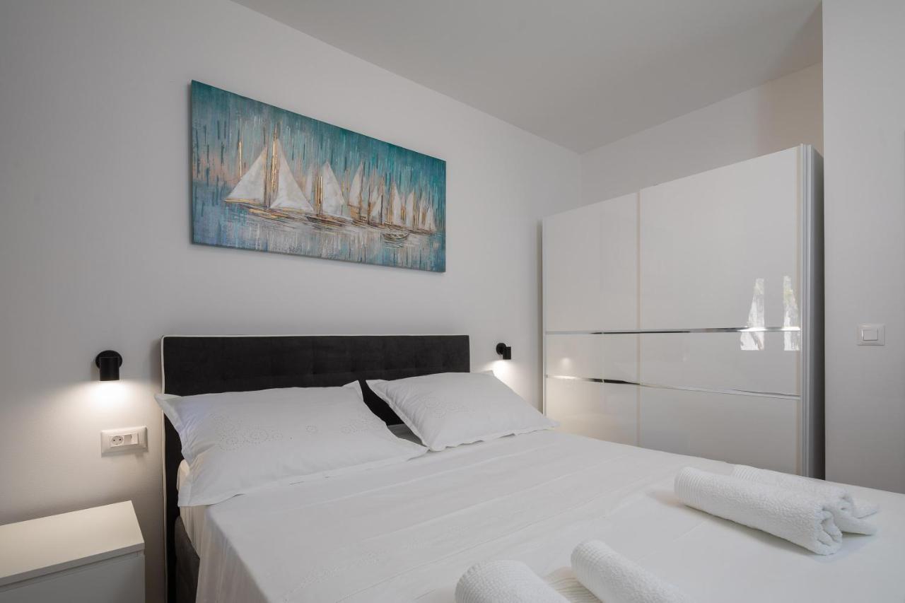 Apartments 20 Meters From The Beach Jesenice  Δωμάτιο φωτογραφία